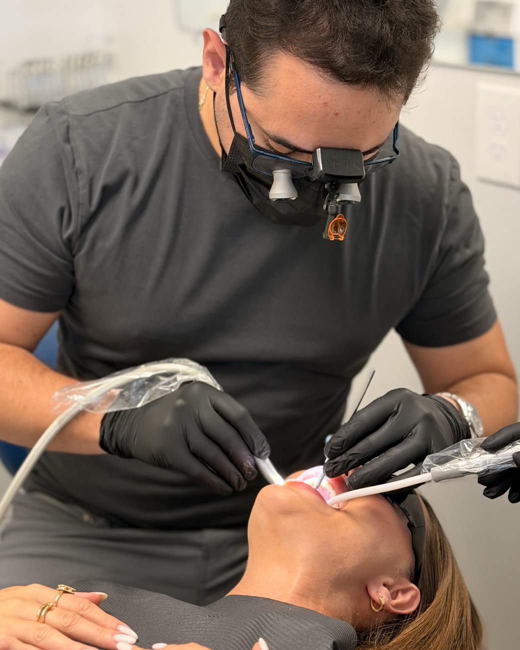 Dr. Johnny Moraes treating a patient